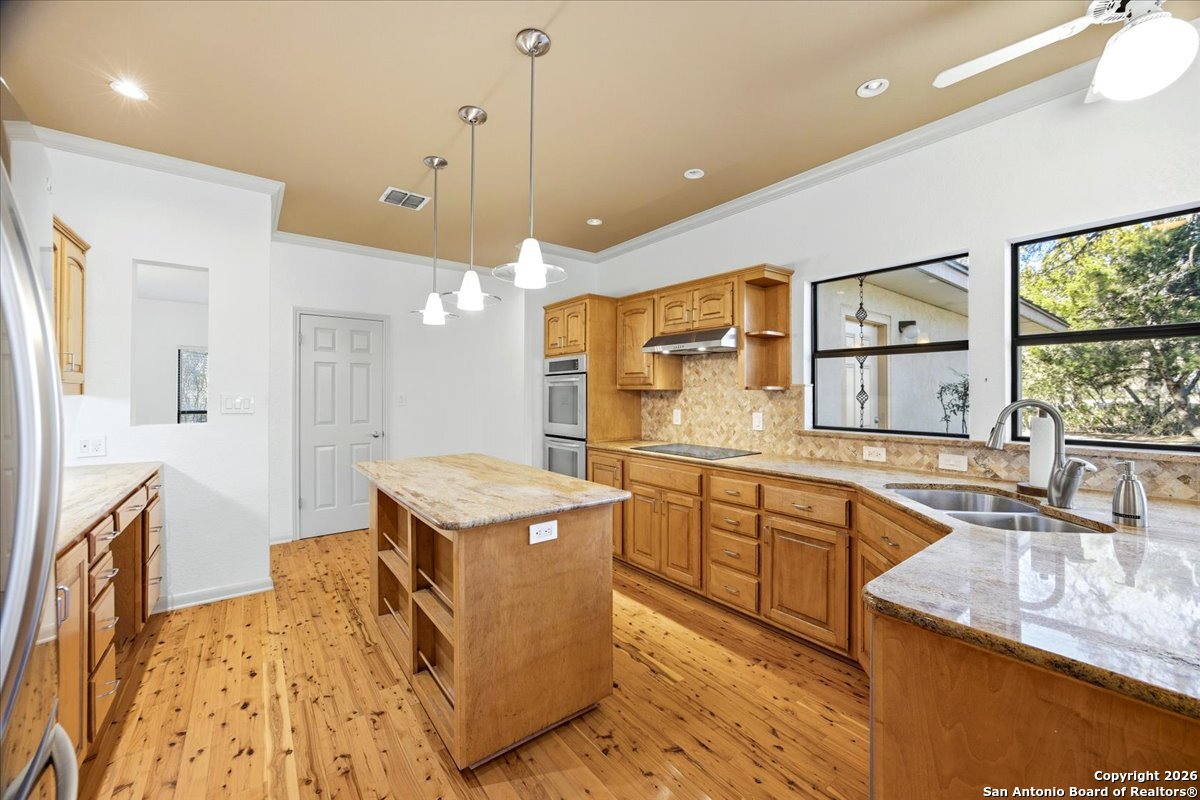 21655 Valley Park