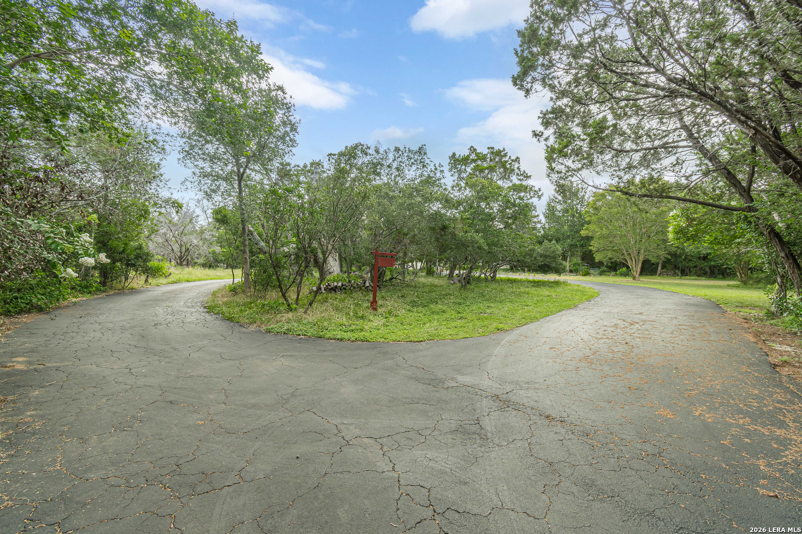 27036 CYNTHIA DR