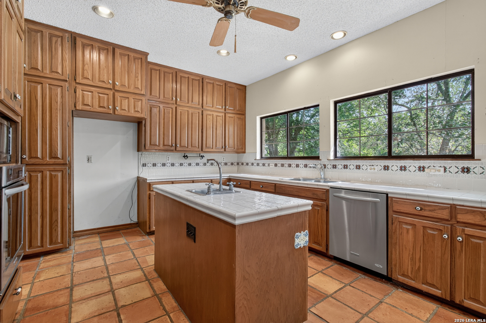 27036 CYNTHIA DR