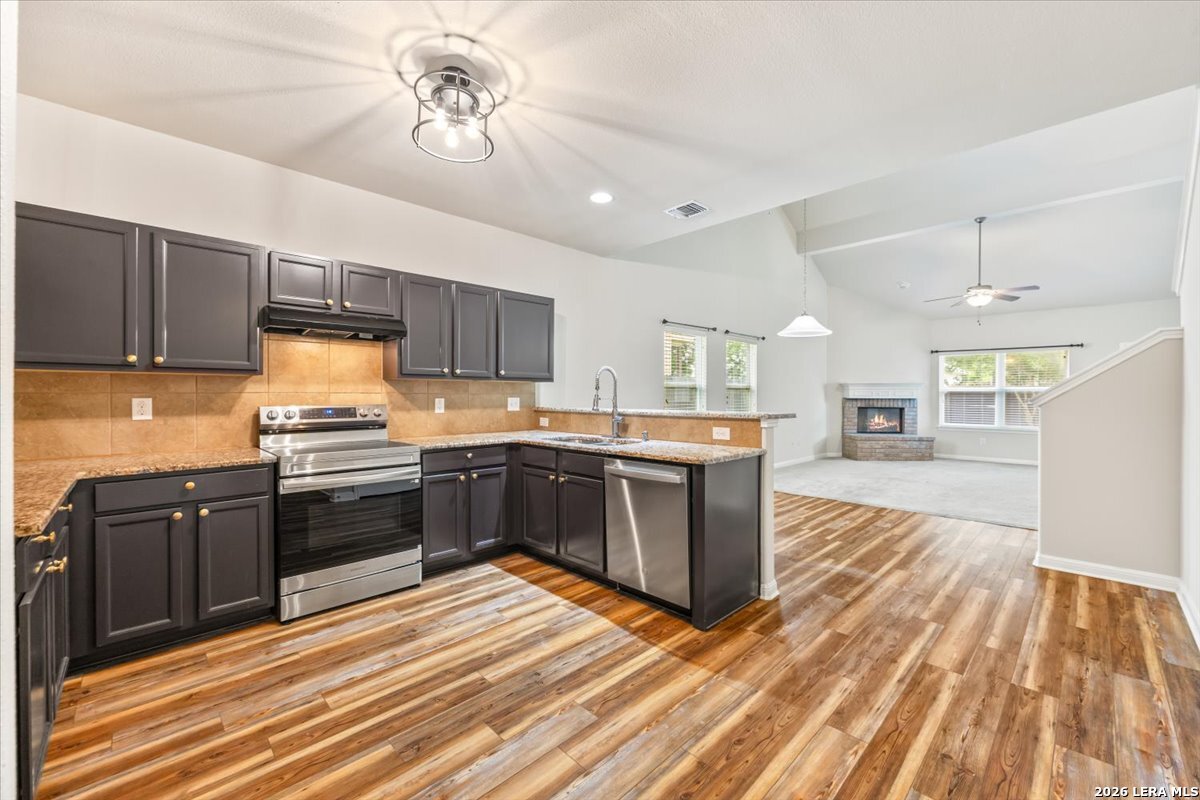 437 STONEBROOK DR