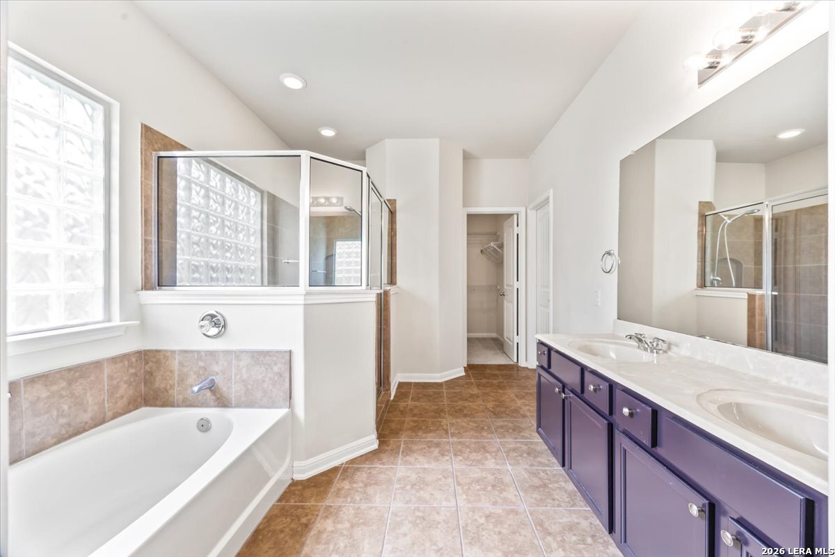 437 STONEBROOK DR