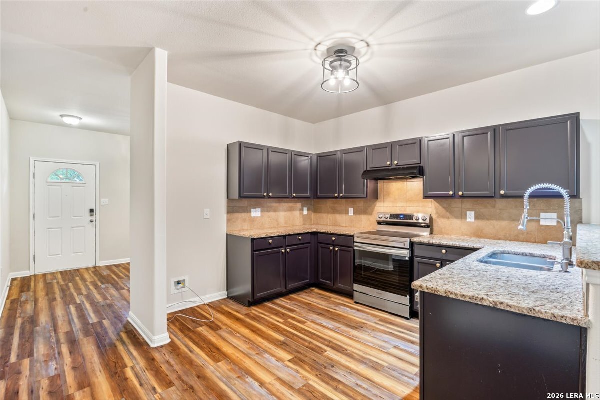 437 STONEBROOK DR