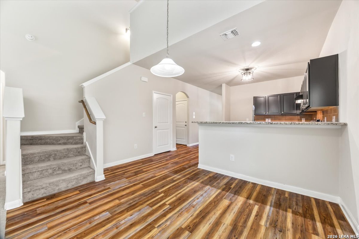 437 STONEBROOK DR