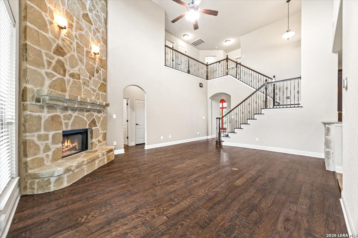 6909 Hallie Heights