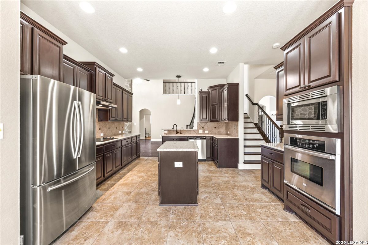 6909 Hallie Heights