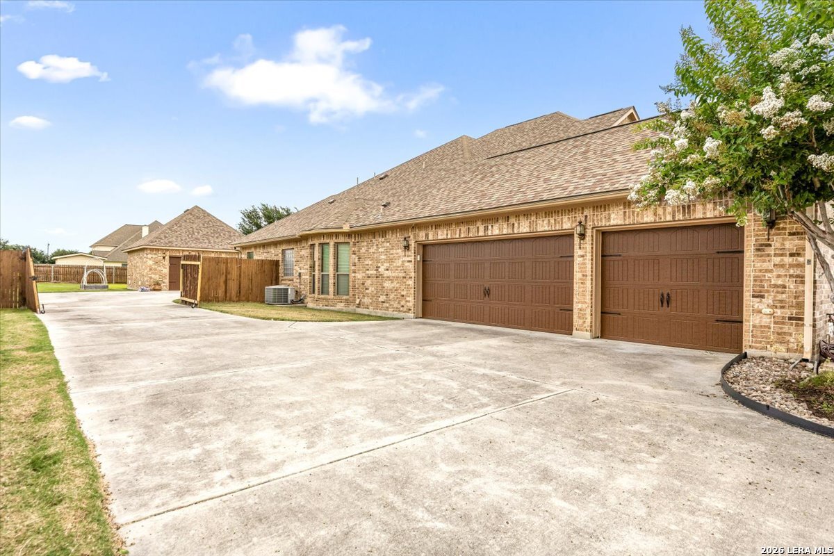 6909 Hallie Heights