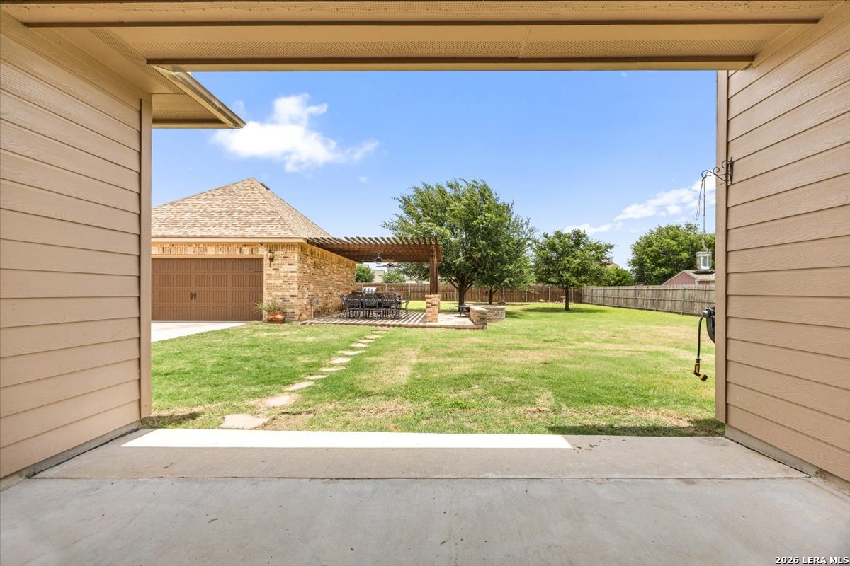 6909 Hallie Heights