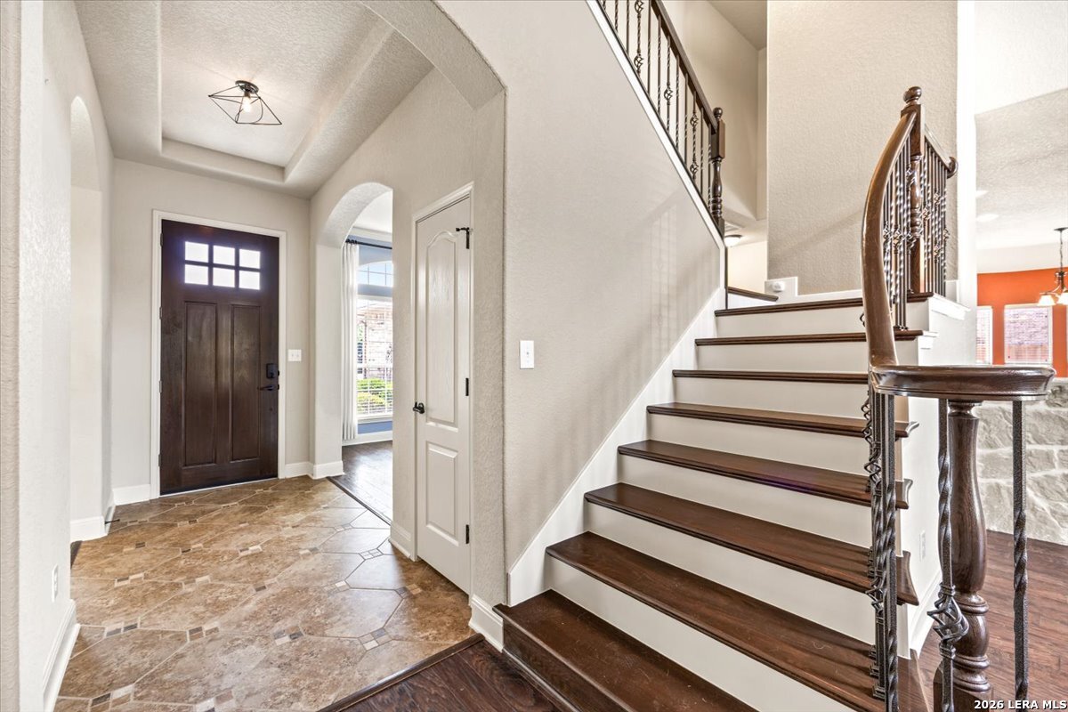 6909 Hallie Heights