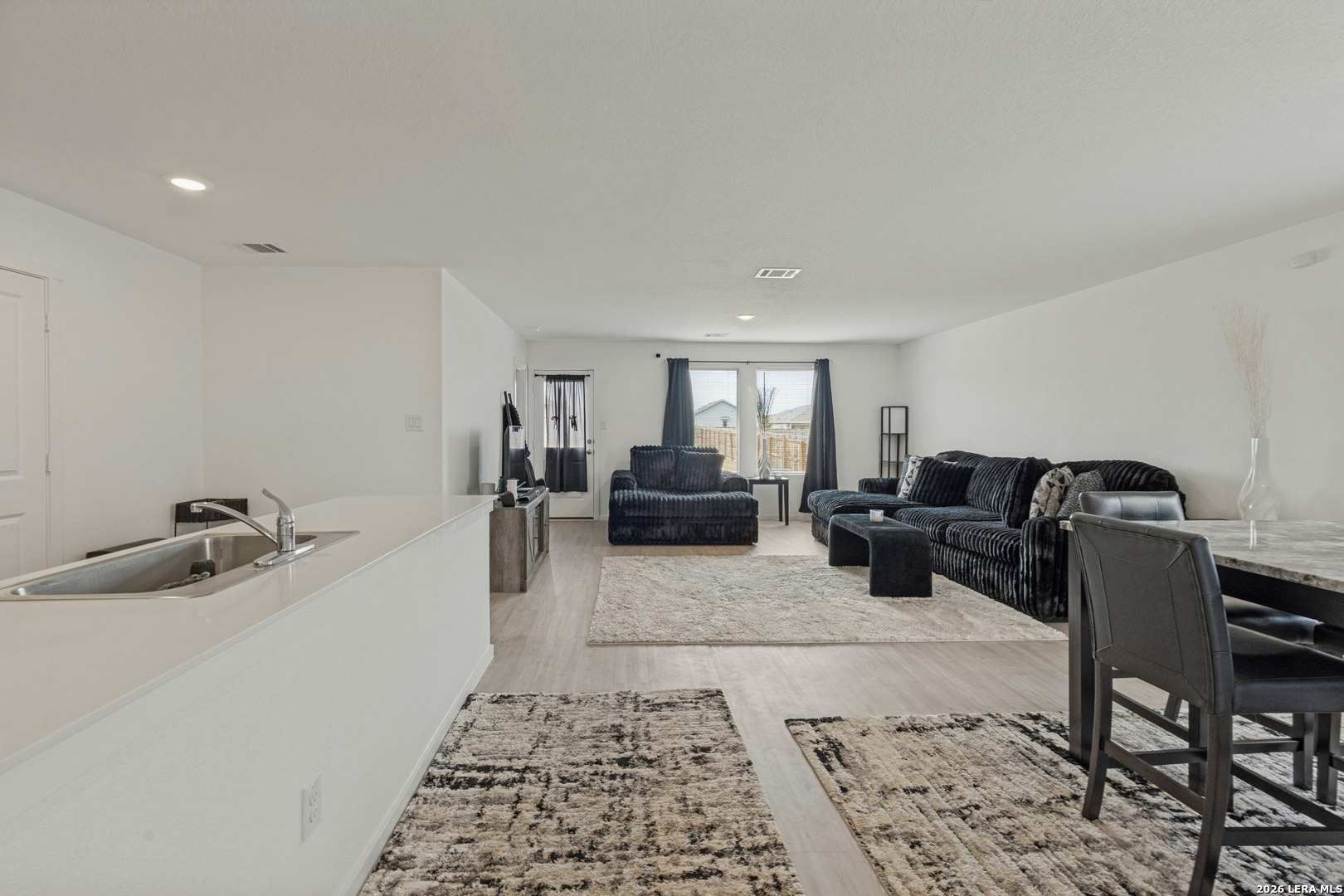 913 RIVIERA CT