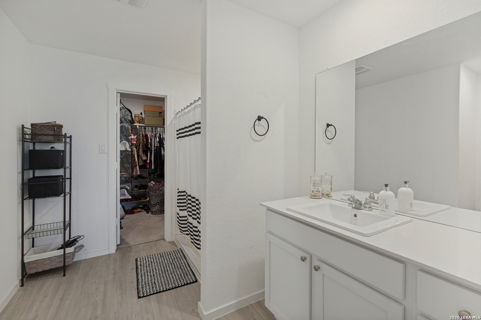 913 RIVIERA CT
