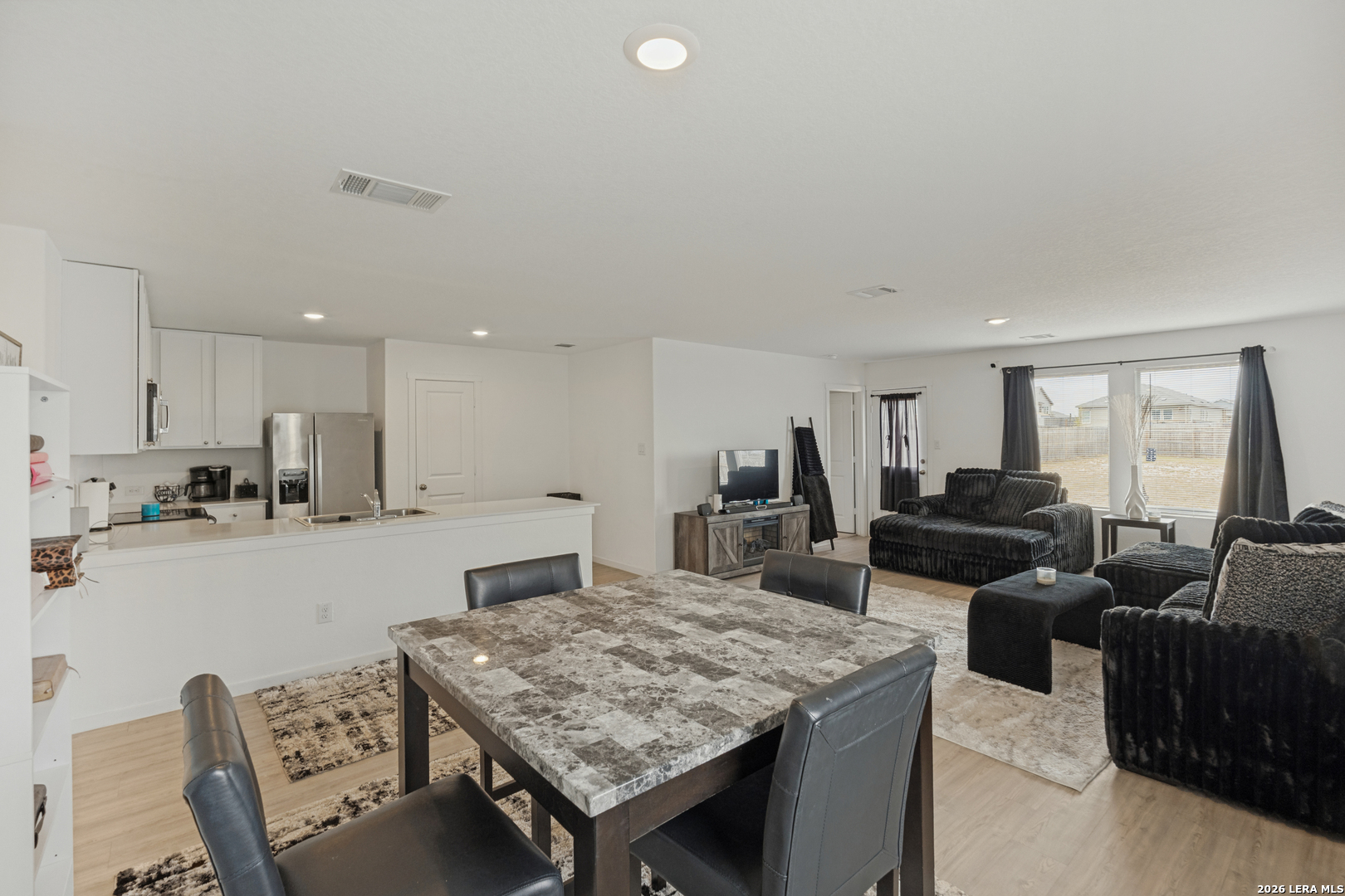913 RIVIERA CT