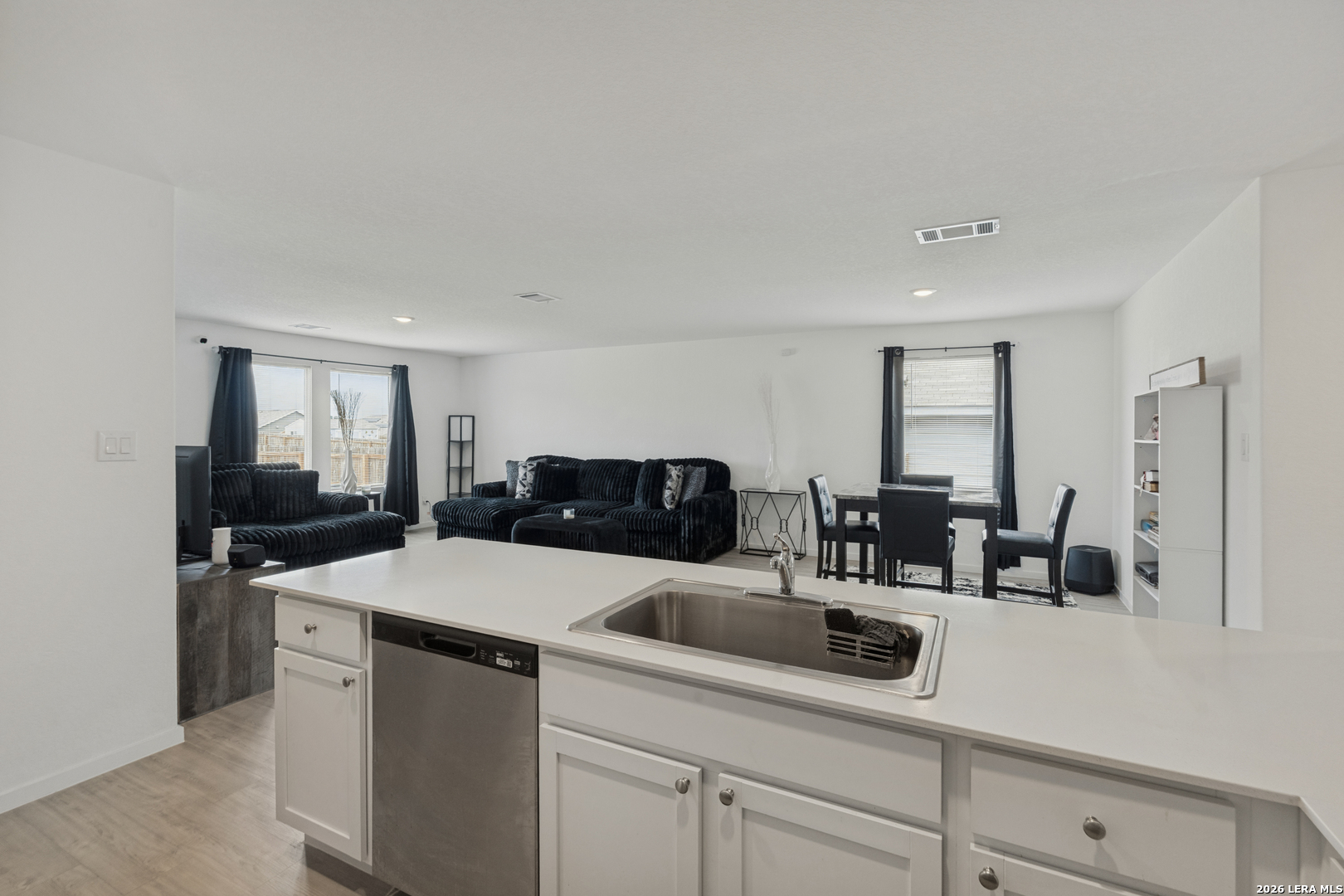 913 RIVIERA CT