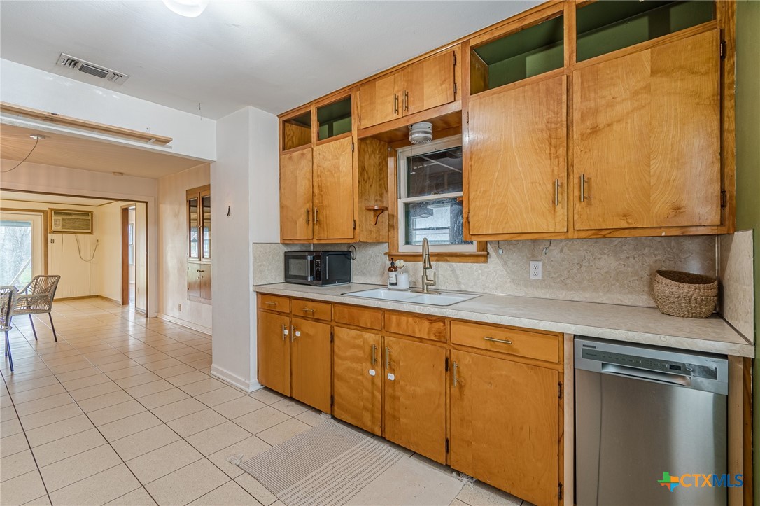1052 Dunlap Drive