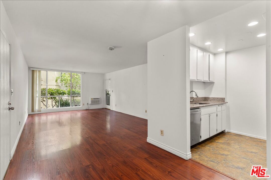 4900 Overland Ave Unit: 140