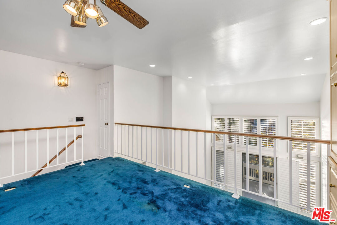 4342 Redwood Ave Unit: C307