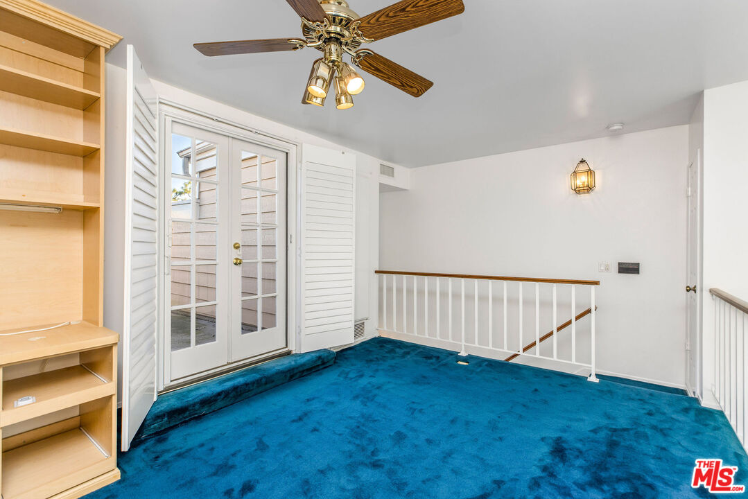 4342 Redwood Ave Unit: C307