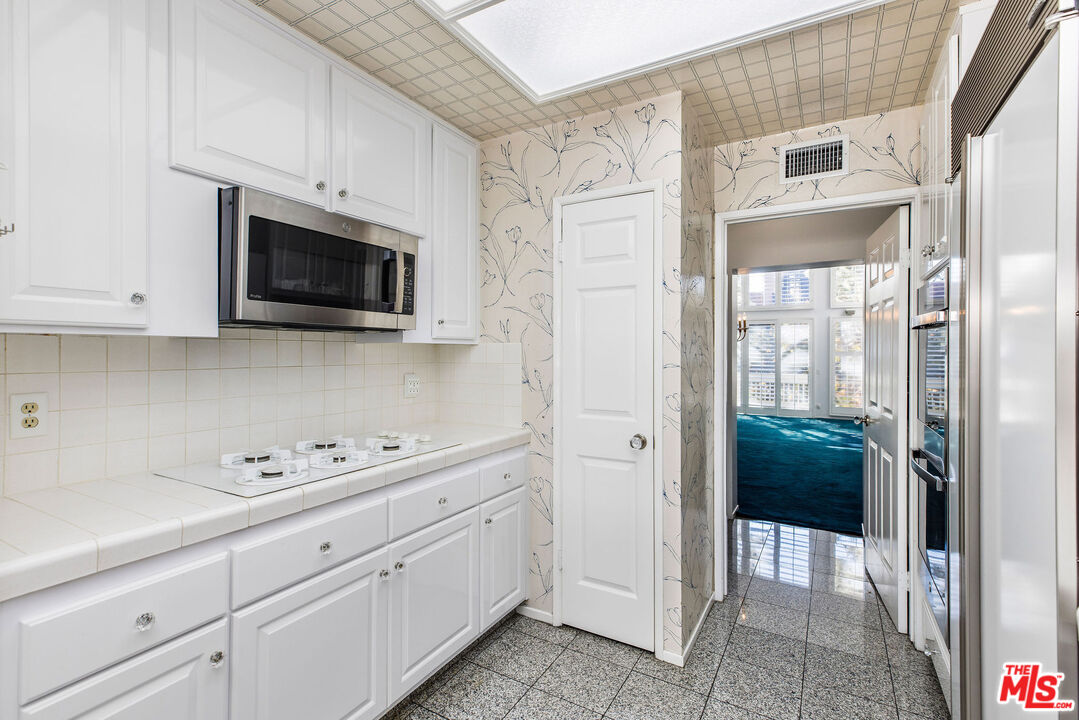 4342 Redwood Ave Unit: C307
