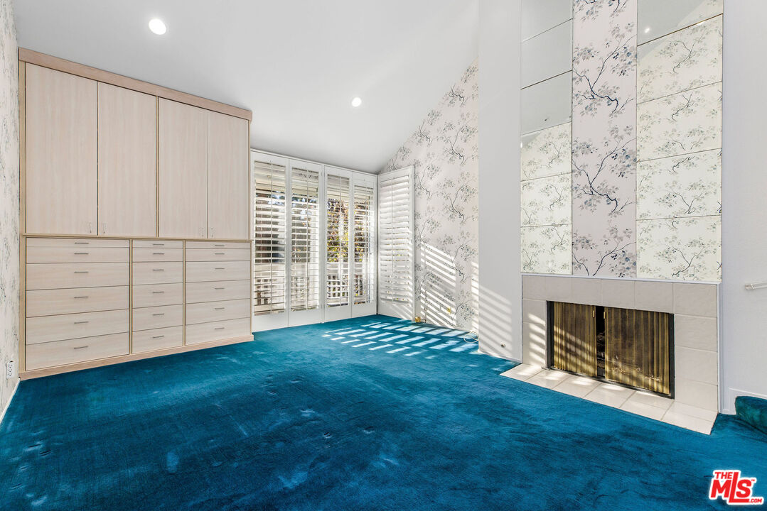 4342 Redwood Ave Unit: C307