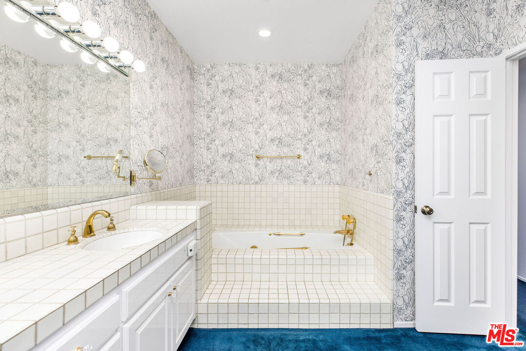 4342 Redwood Ave Unit: C307