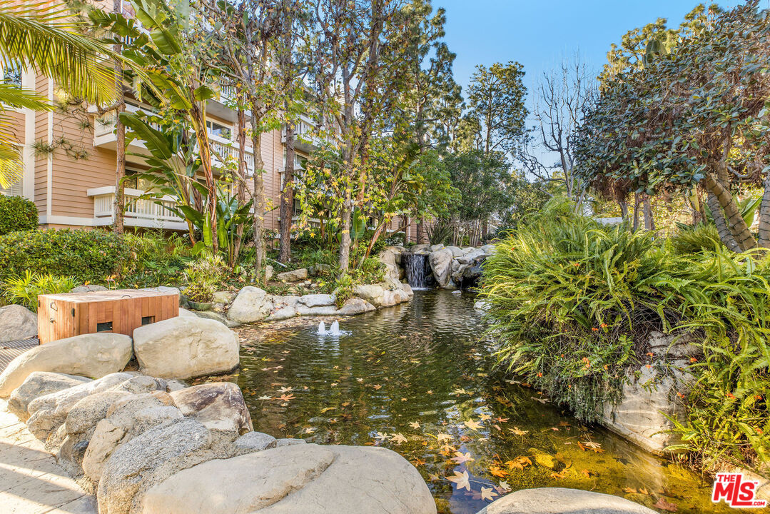4342 Redwood Ave Unit: C307