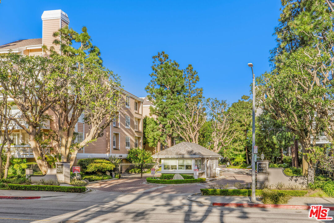 4342 Redwood Ave Unit: C307