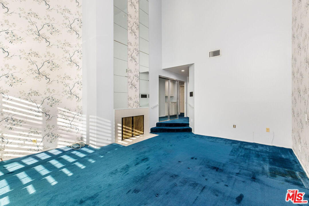 4342 Redwood Ave Unit: C307