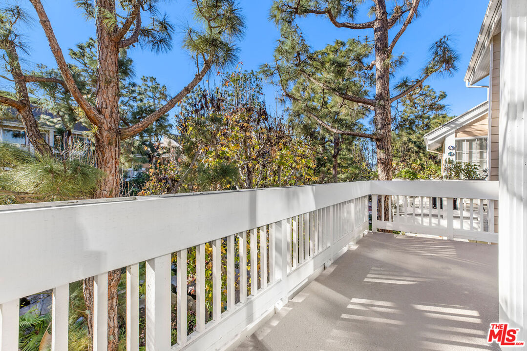 4342 Redwood Ave Unit: C307