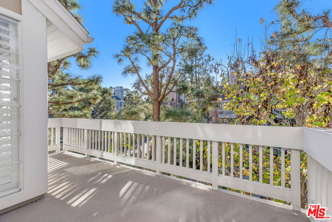 4342 Redwood Ave Unit: C307