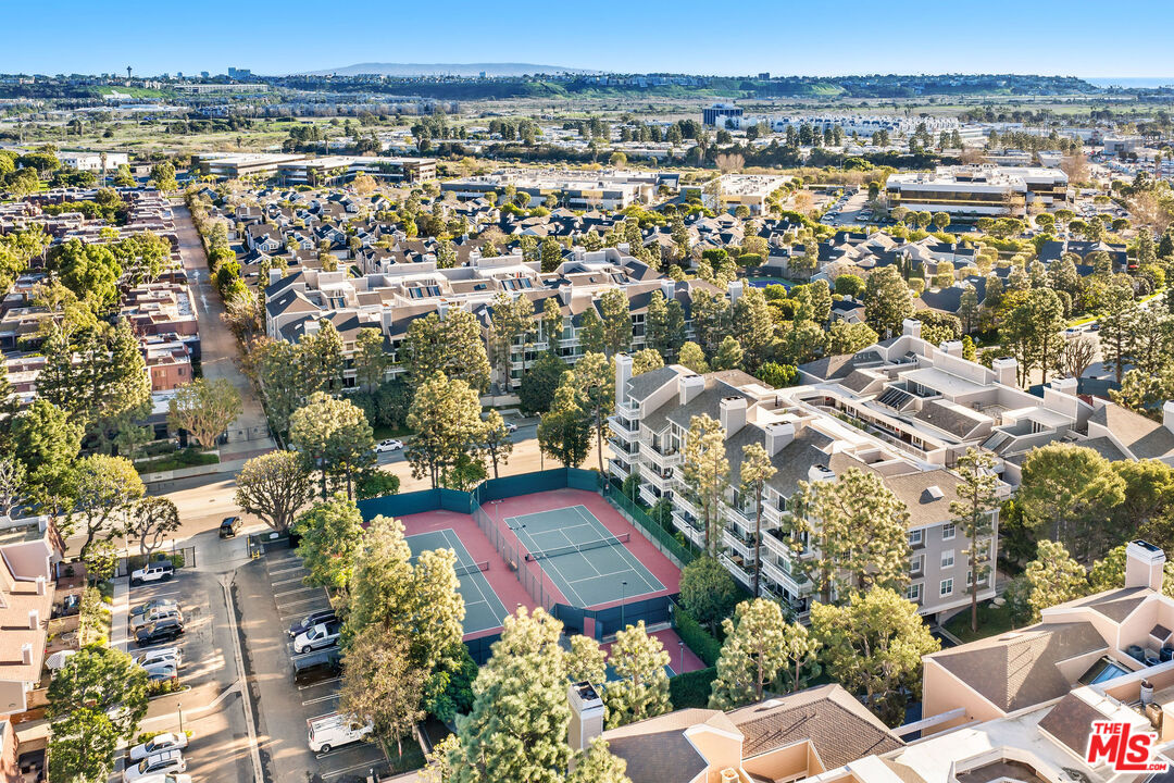 4342 Redwood Ave Unit: C307