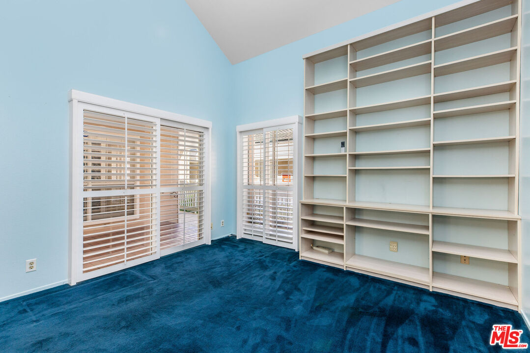 4342 Redwood Ave Unit: C307