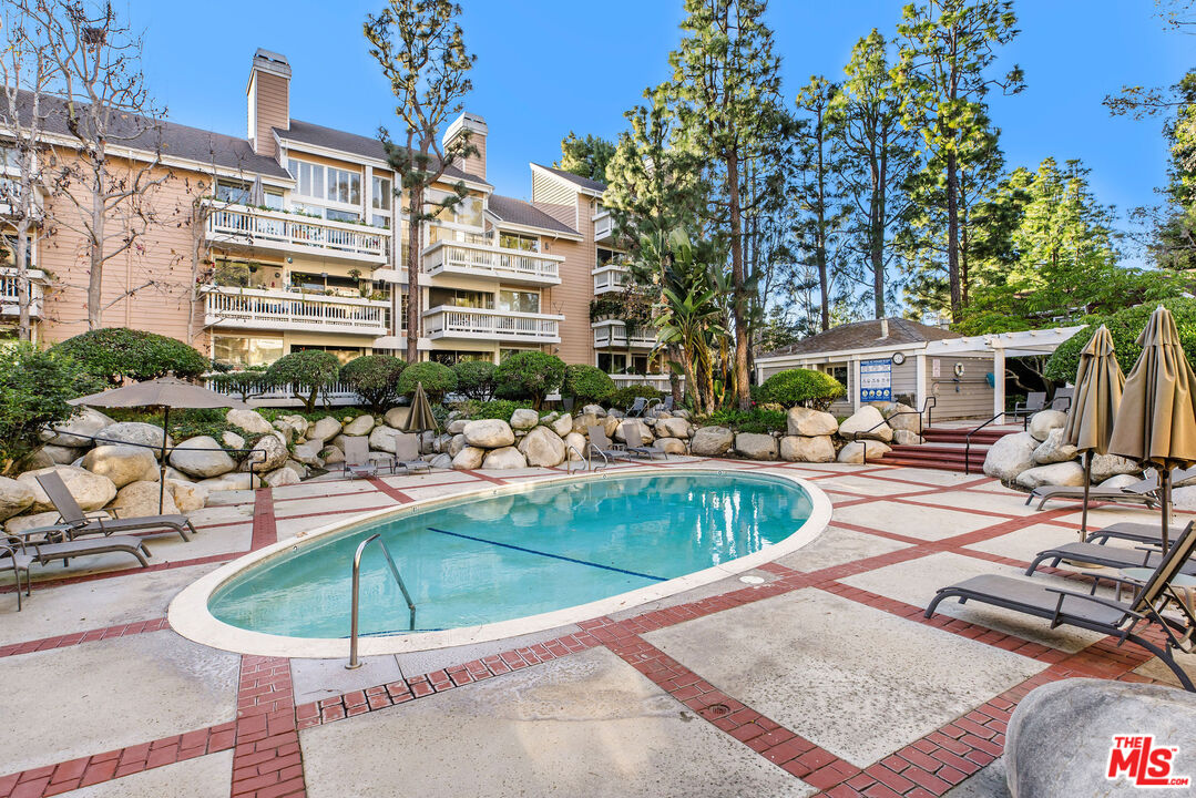 4342 Redwood Ave Unit: C307