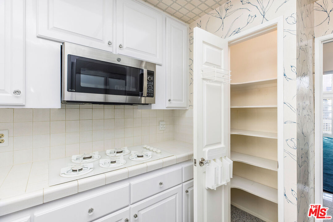 4342 Redwood Ave Unit: C307