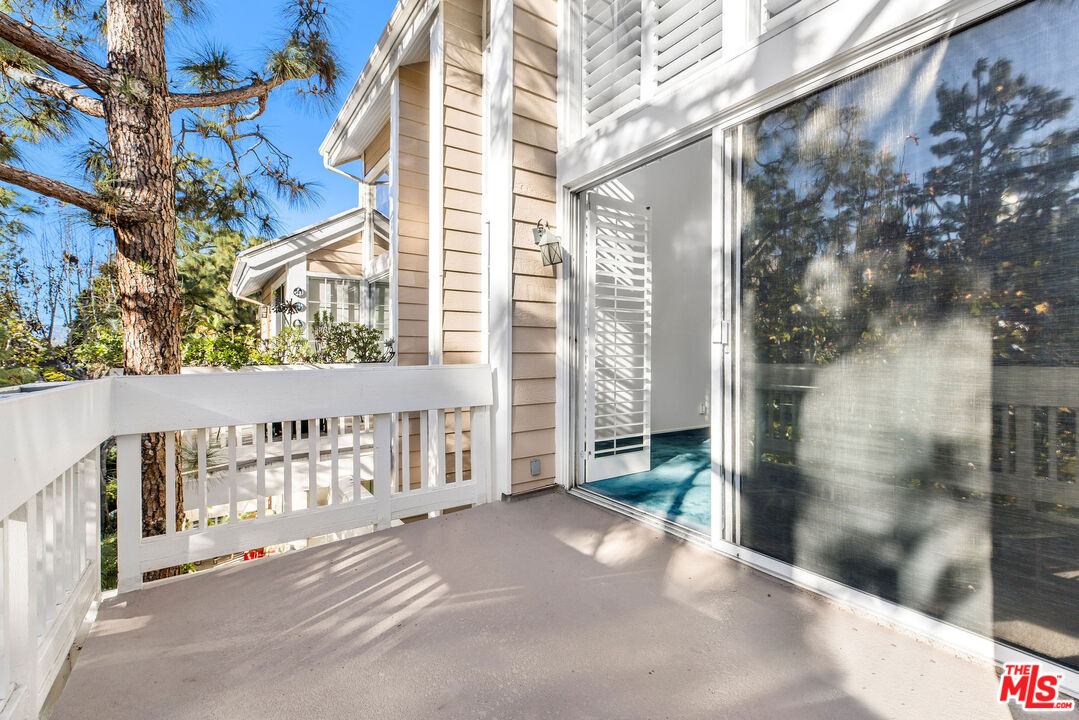 4342 Redwood Ave Unit: C307