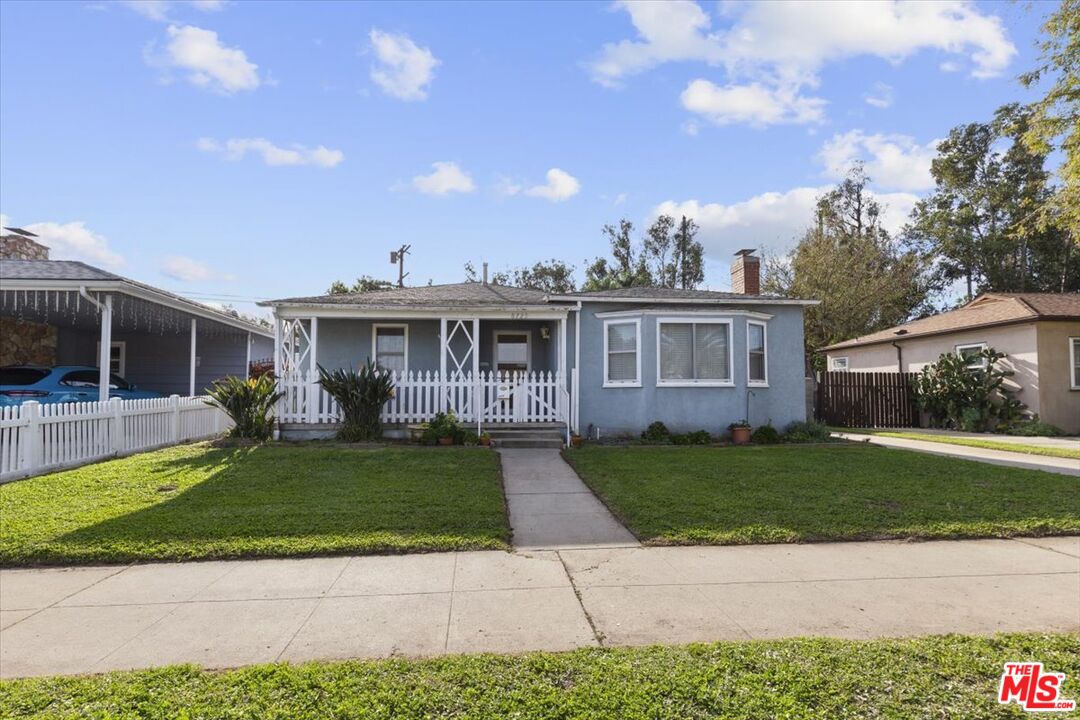 8729 Mcconnell Ave
