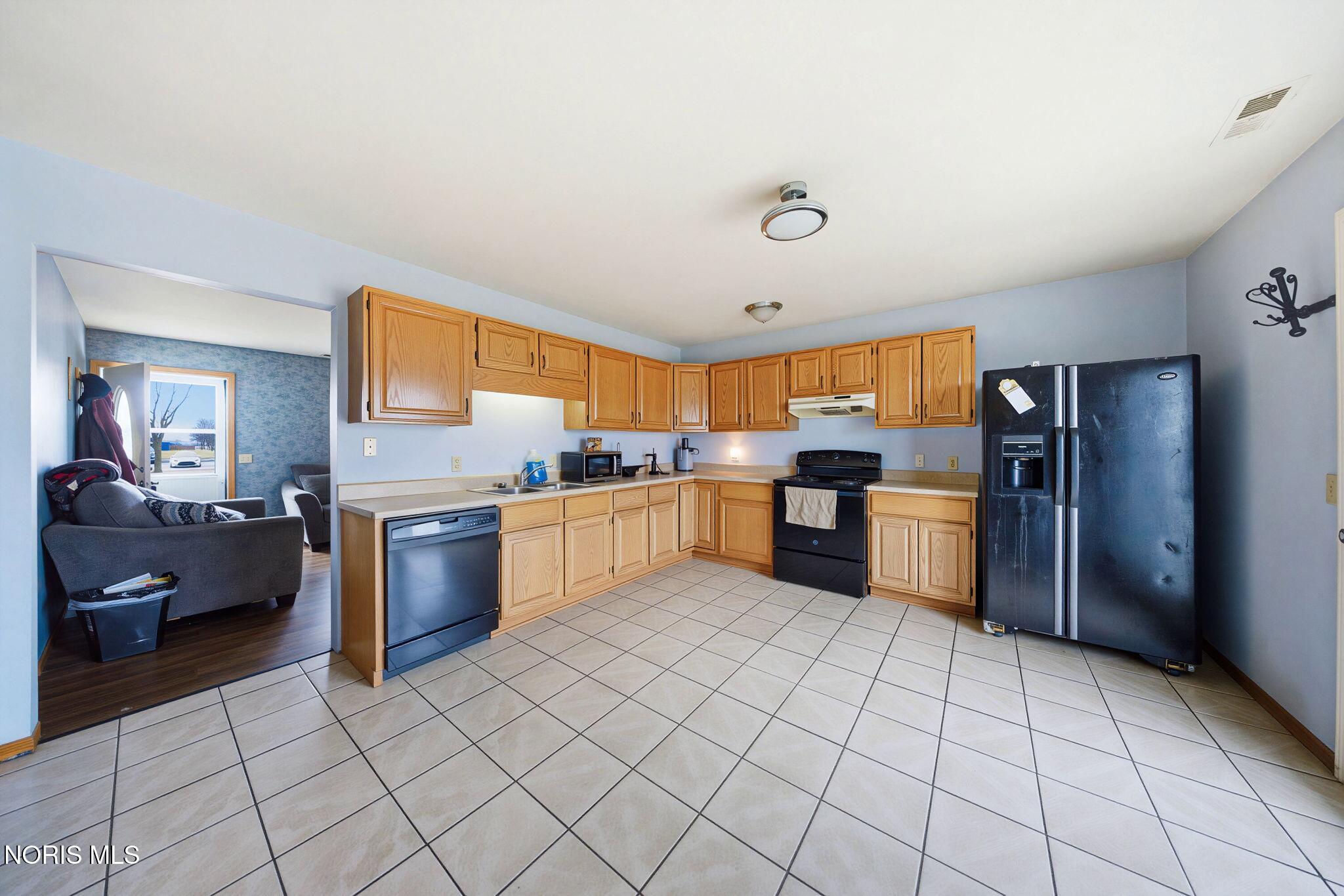 891 N Woodland Avenue