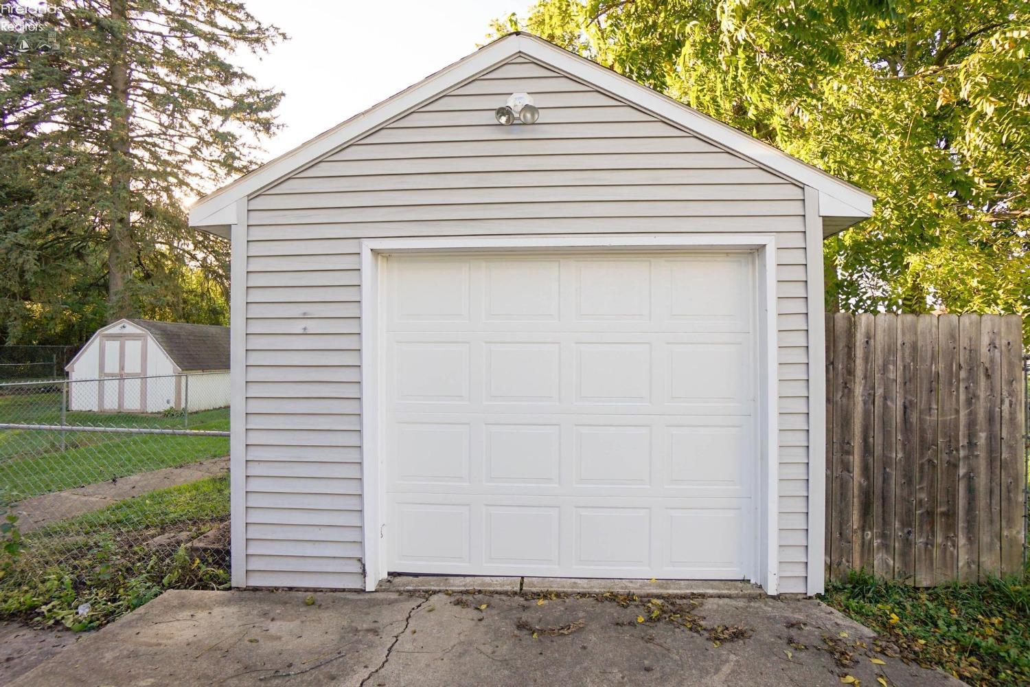 612 Lilley