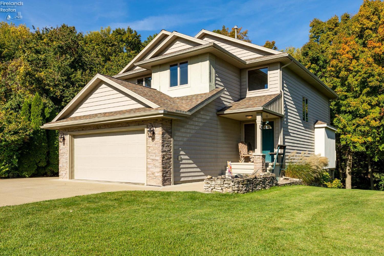 2460 Split Rock Drive