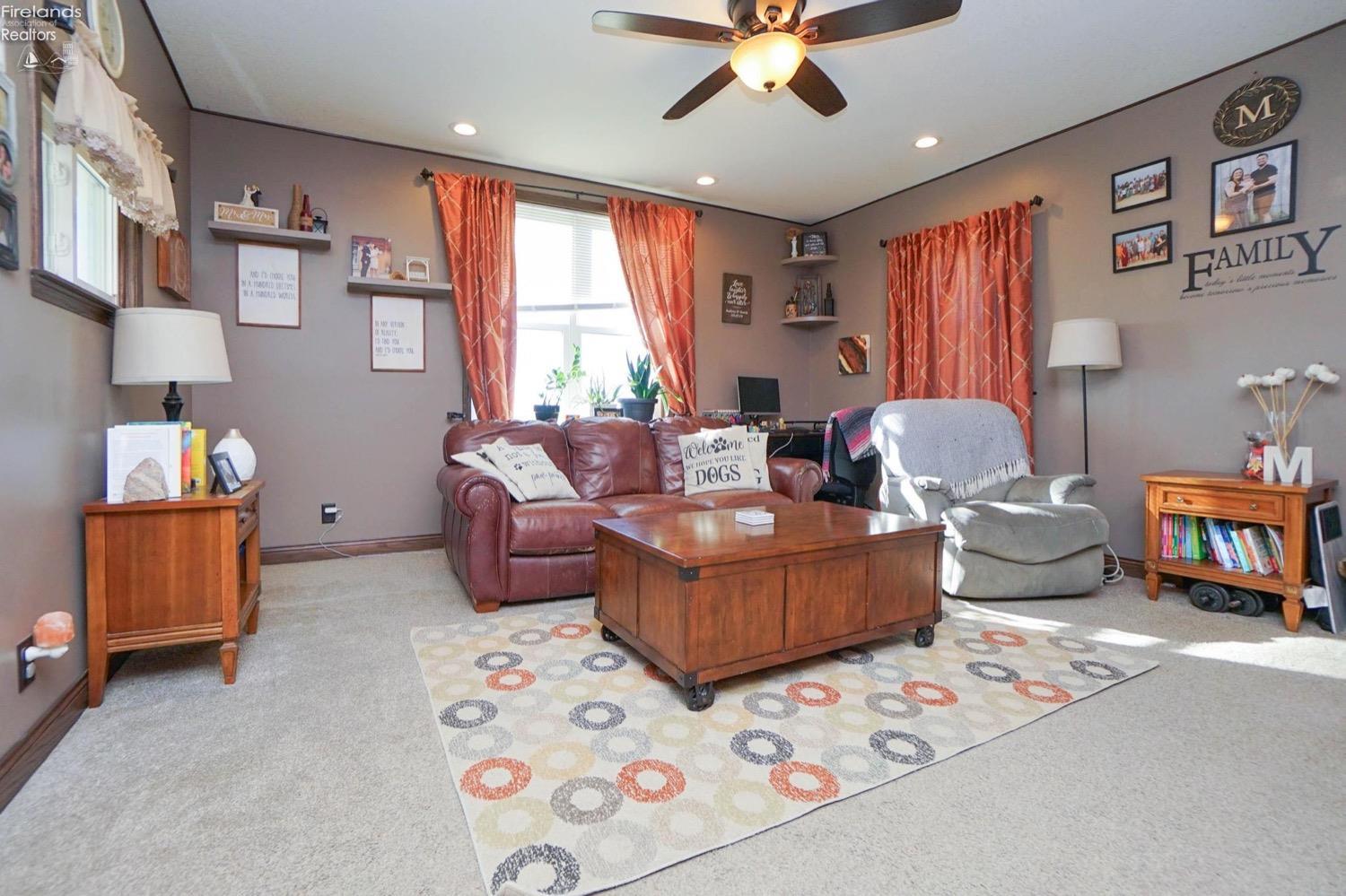 19048 Township Road 42