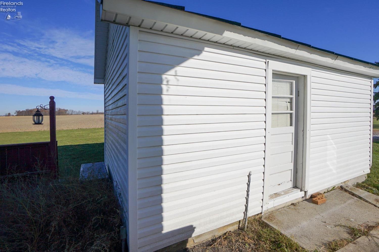19048 Township Road 42