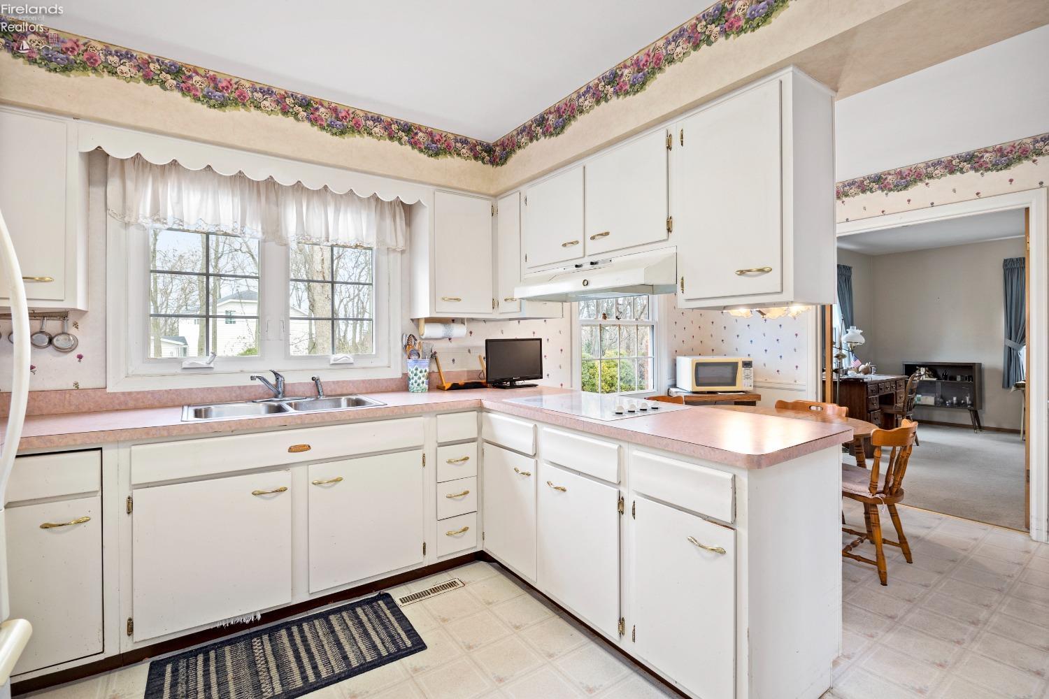 4291 E Trail