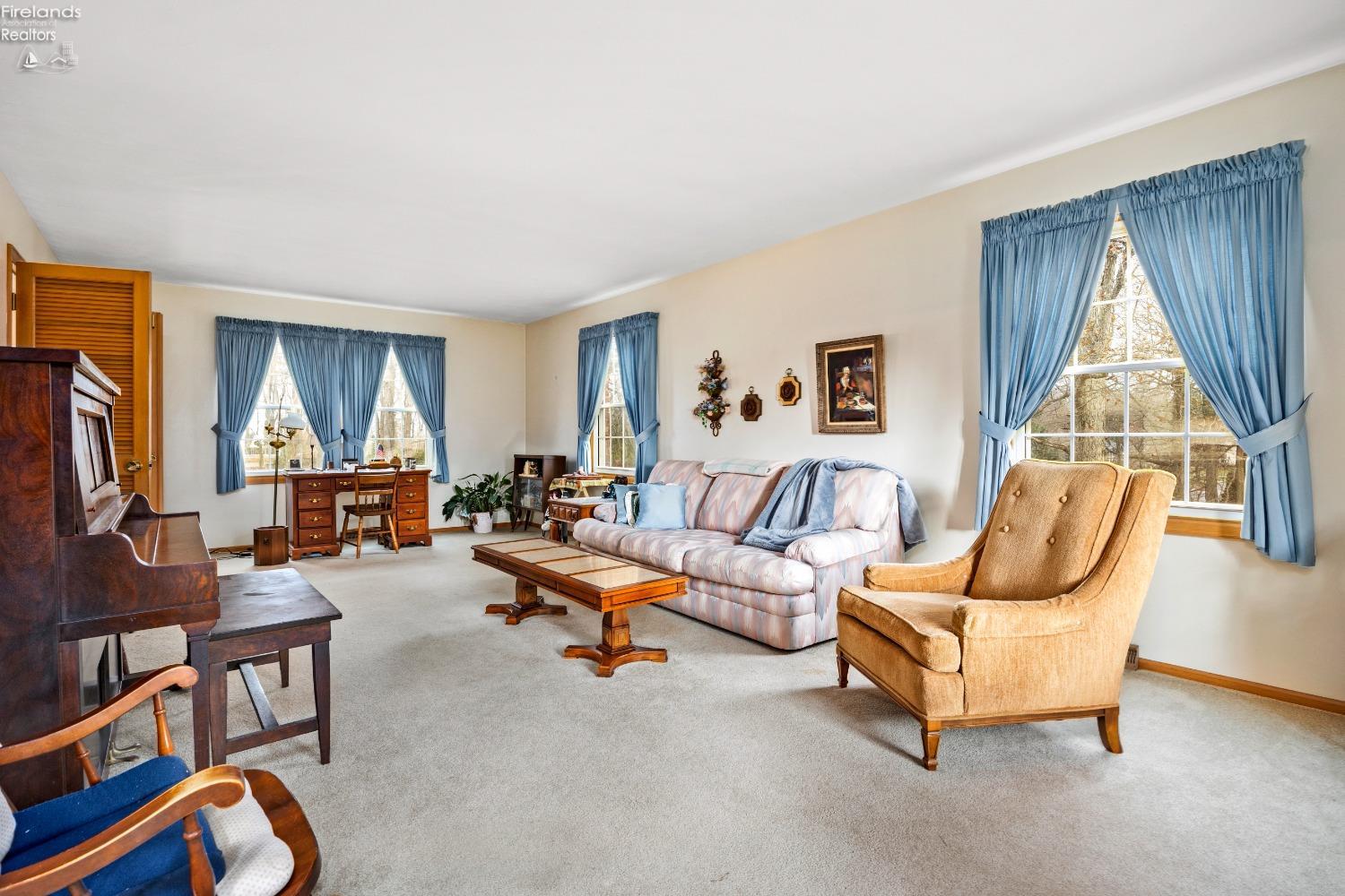 4291 E Trail