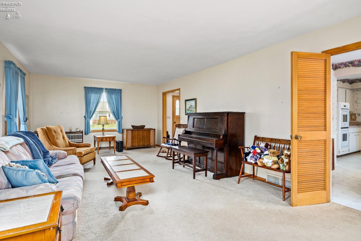 4291 E Trail