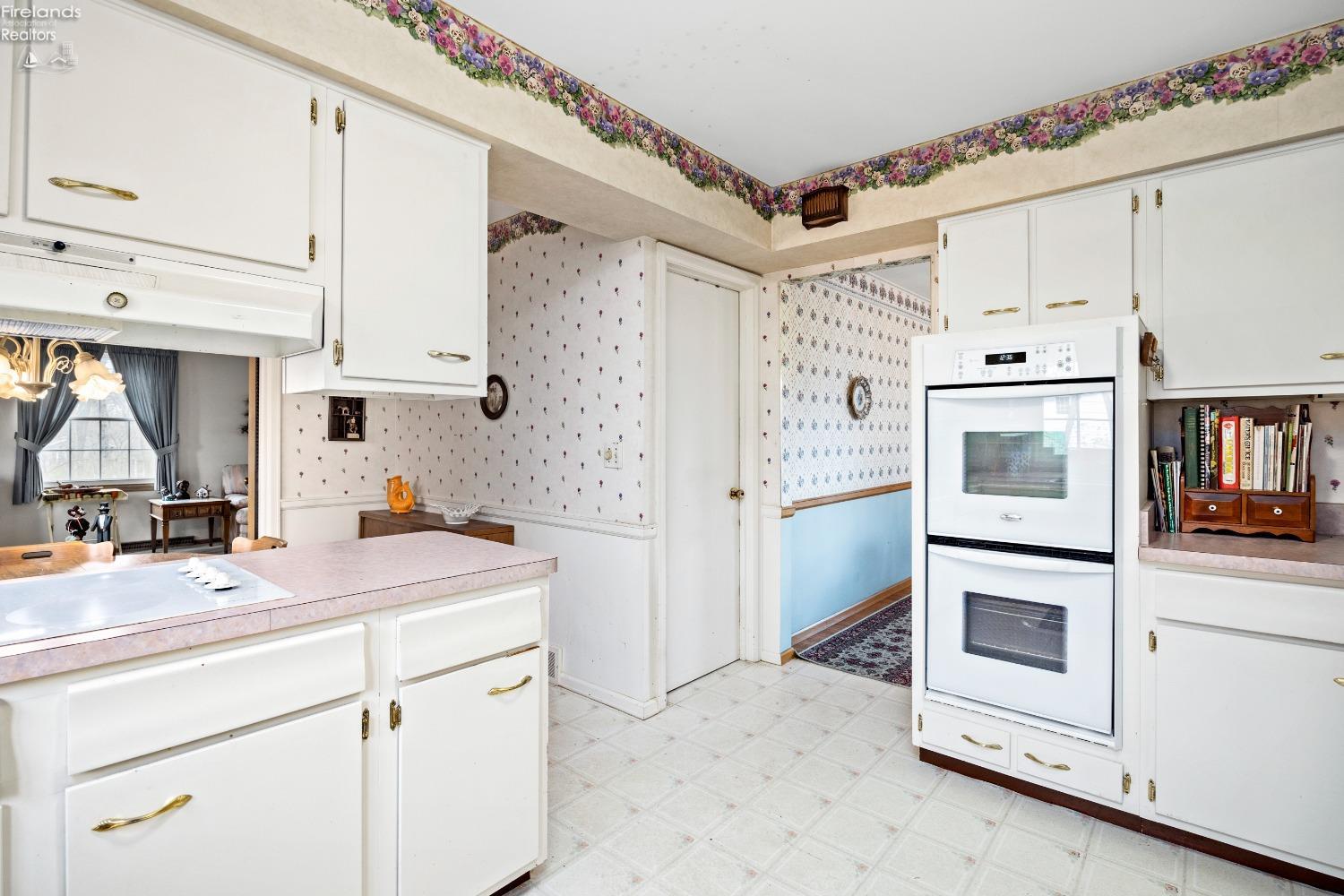 4291 E Trail
