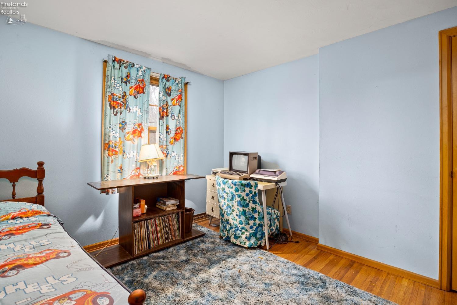 4291 E Trail
