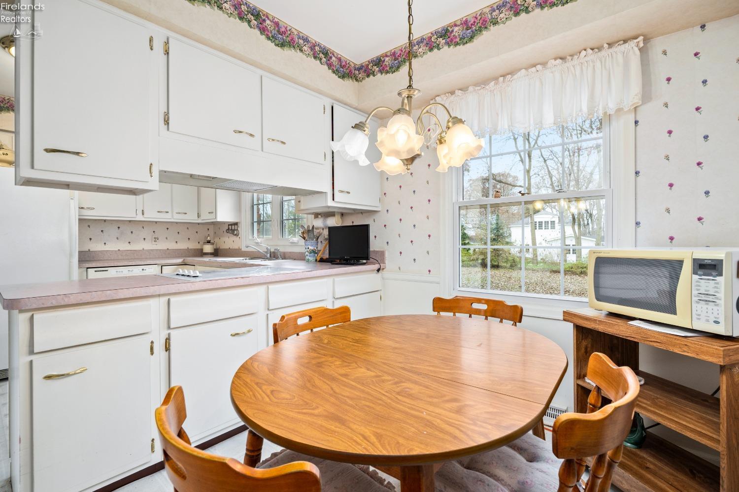 4291 E Trail
