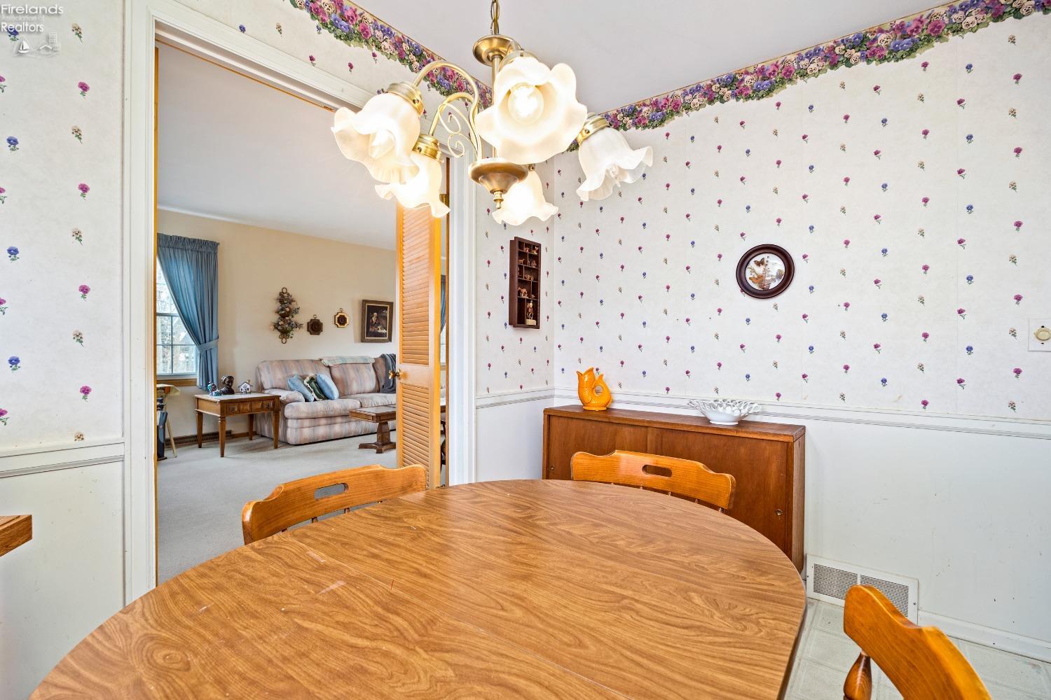 4291 E Trail