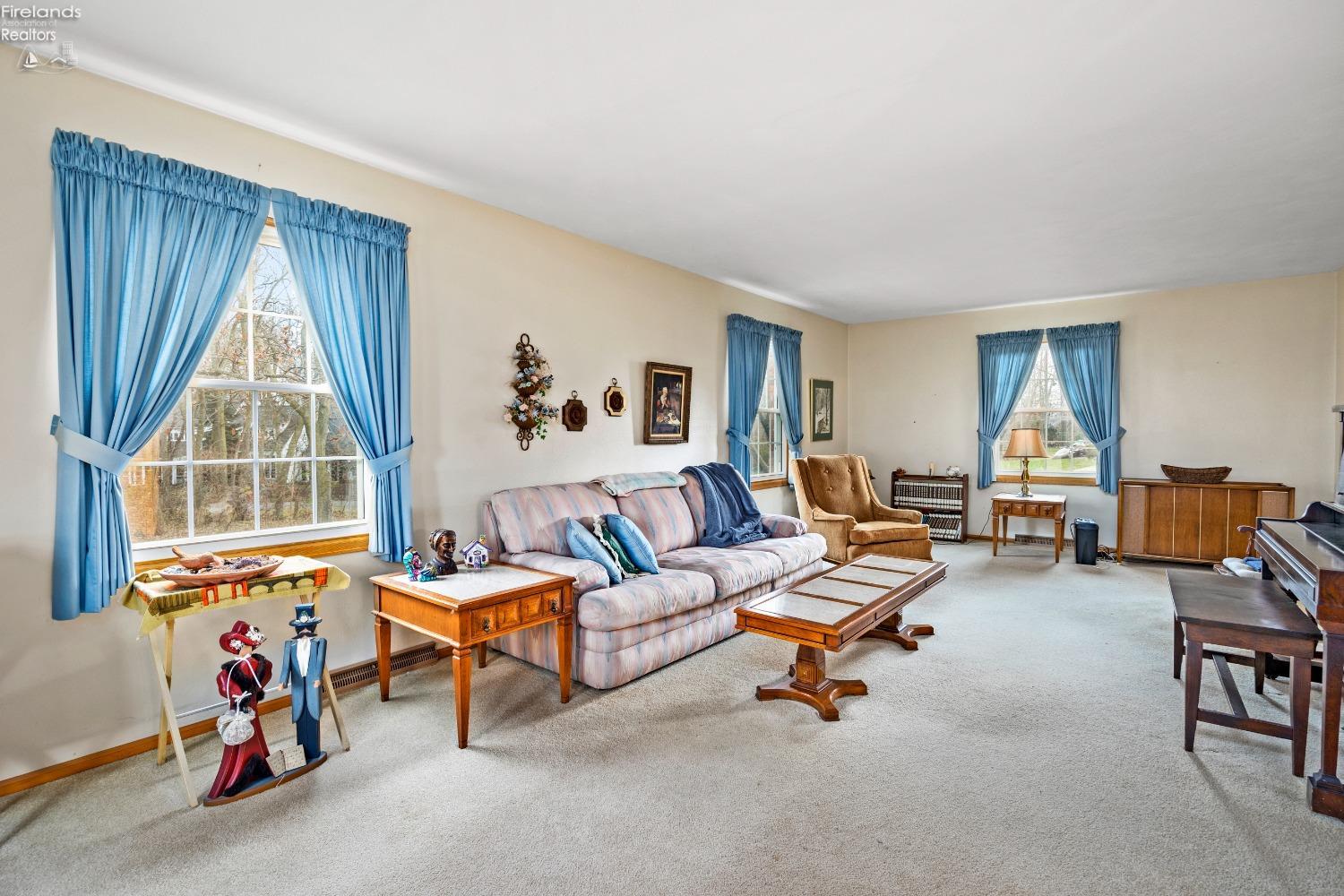 4291 E Trail