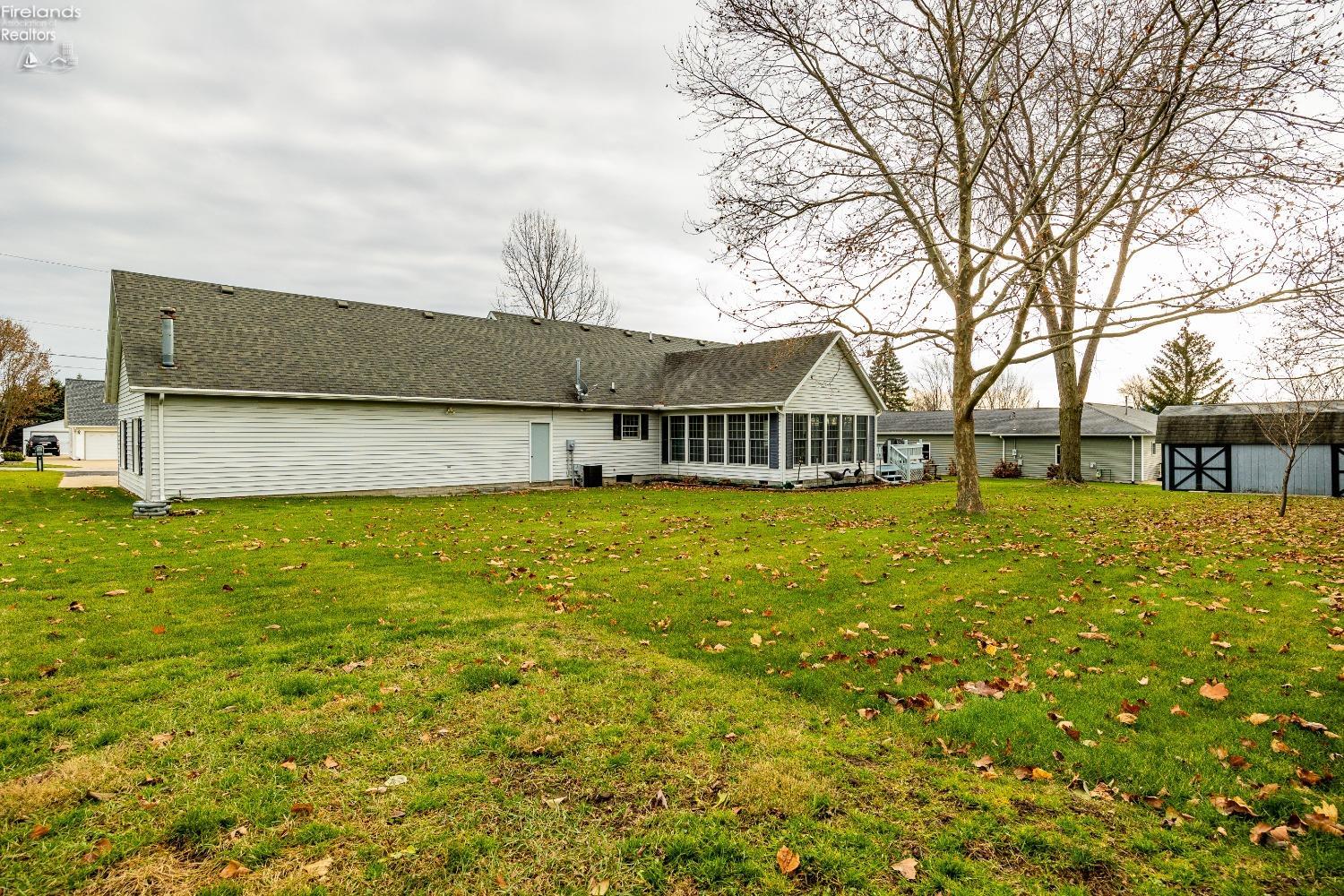 2044 S Lattimore Drive