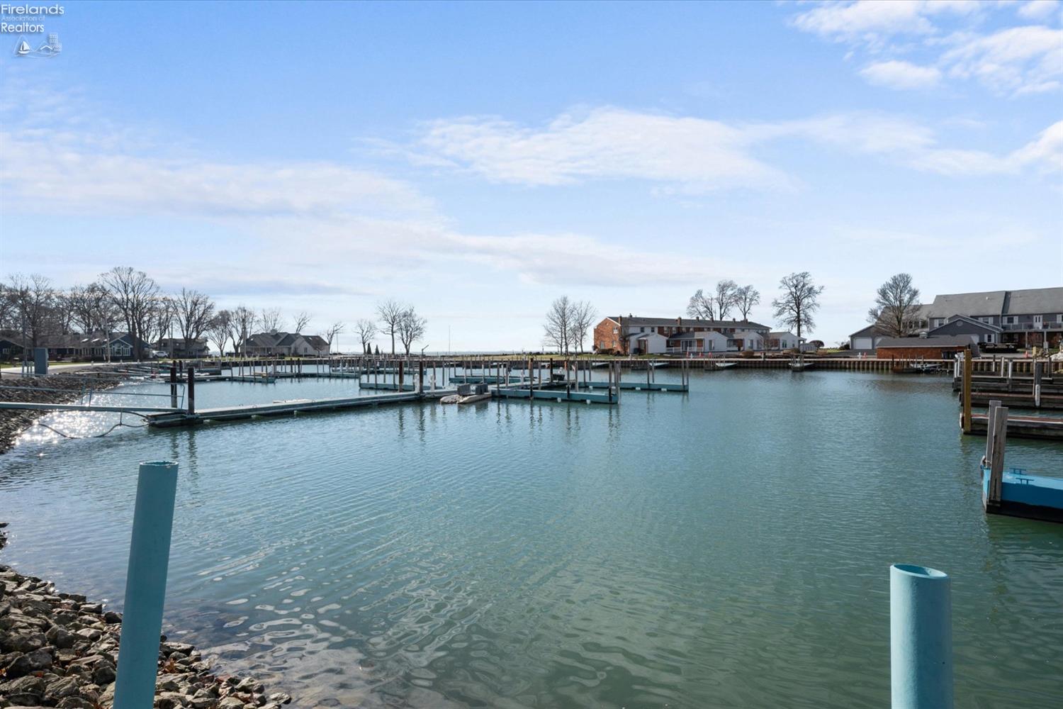 2173 N Carriage Lane