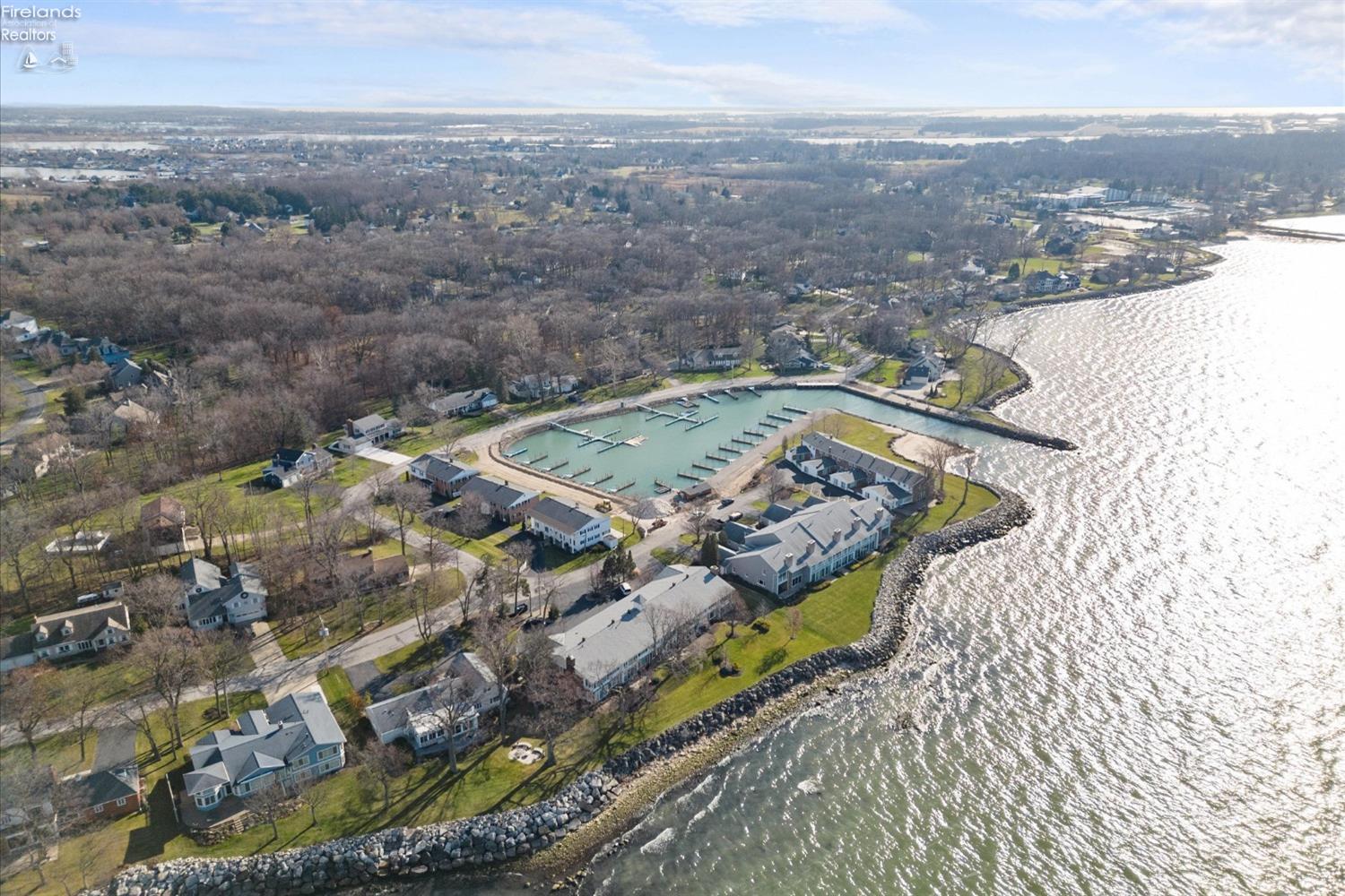 2173 N Carriage Lane